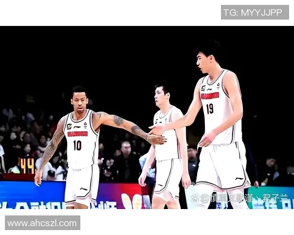 赛后分析:北京篮球队与广州篮球队的速度对决全景回顾 赛后分析:北京篮球队与广州篮球队的速度对决全景回顾